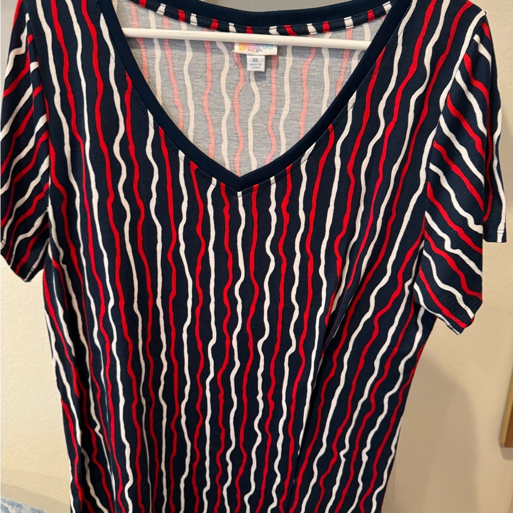LuLaRoe Navy V-Neck Short Sleeve Top with Red & White Wavy Stripes